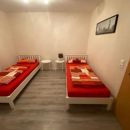 Ferienwohnung - Monteurwohnung Familie Houri Neupotz Buitenkant foto